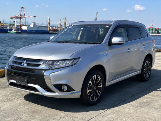 Кроссовер Mitsubishi Outlander